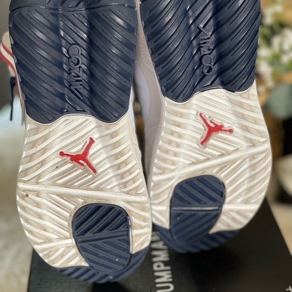 WOMEN’S JORDAN MA2 PARIS ST GERMAINE (PSG)  7.5 WITH BOX - Picture 4 of 9